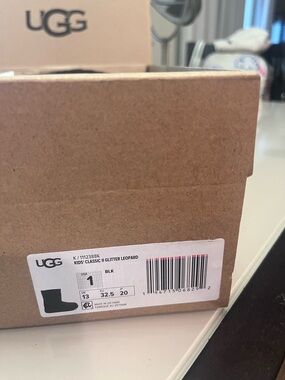 UGG Kids Classic II Glitter Leopard Black Boots